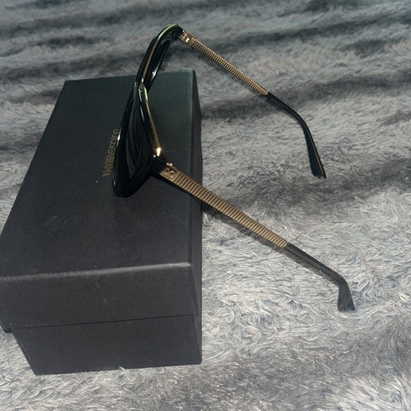 Dolce & Gabbana cat eye sunglasses! - Picture 2 of 6